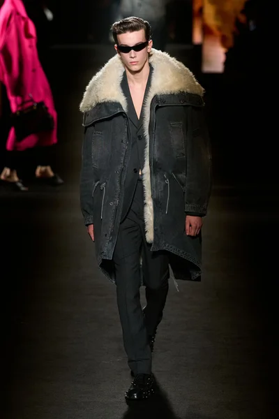 Look 41